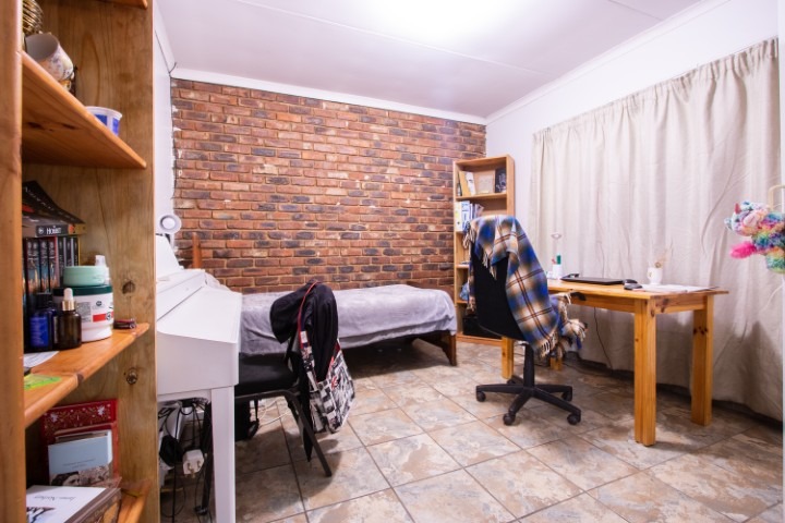 To Let 1 Bedroom Property for Rent in Die Bult North West